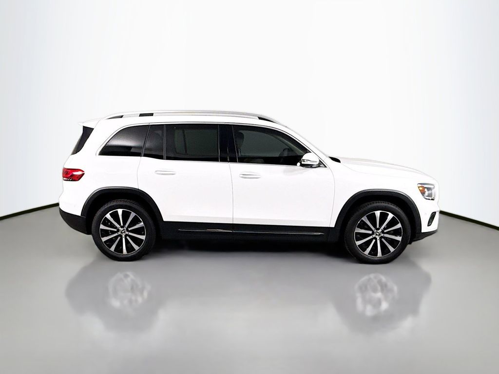 Thumbnail: 2021 Mercedes-Benz GLB - 4