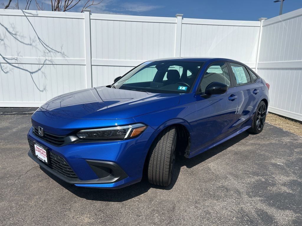 View vehicle photo 3