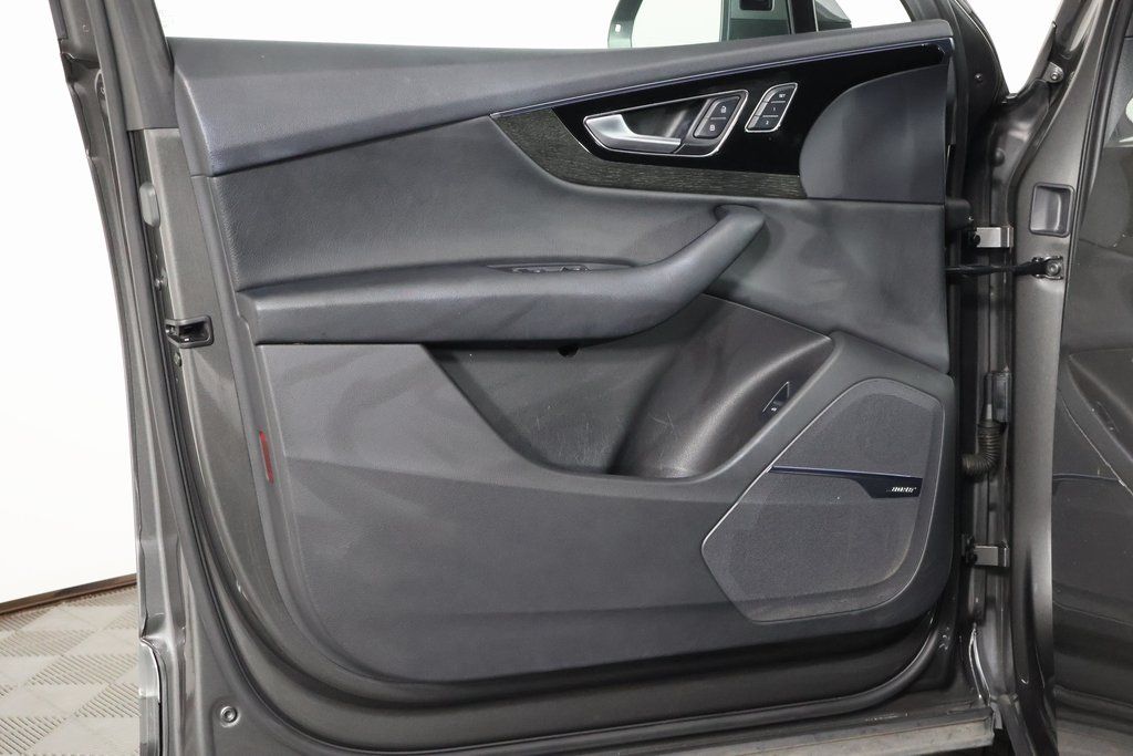 Thumbnail: 2019 Audi Q7 - 13