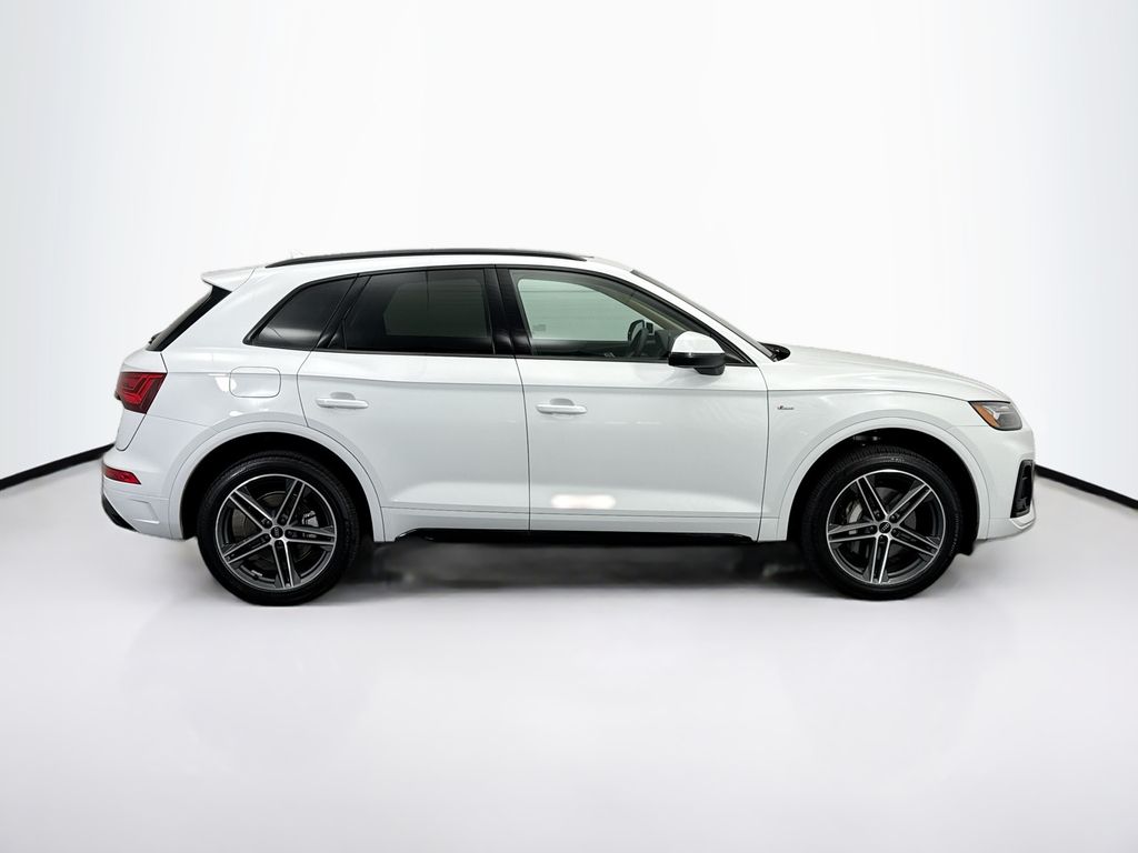 Thumbnail: 2023 Audi Q5 - 4