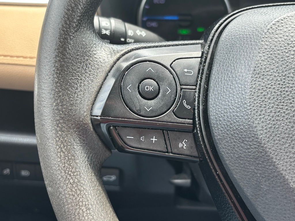 2021 Toyota RAV4 Hybrid XLE photo