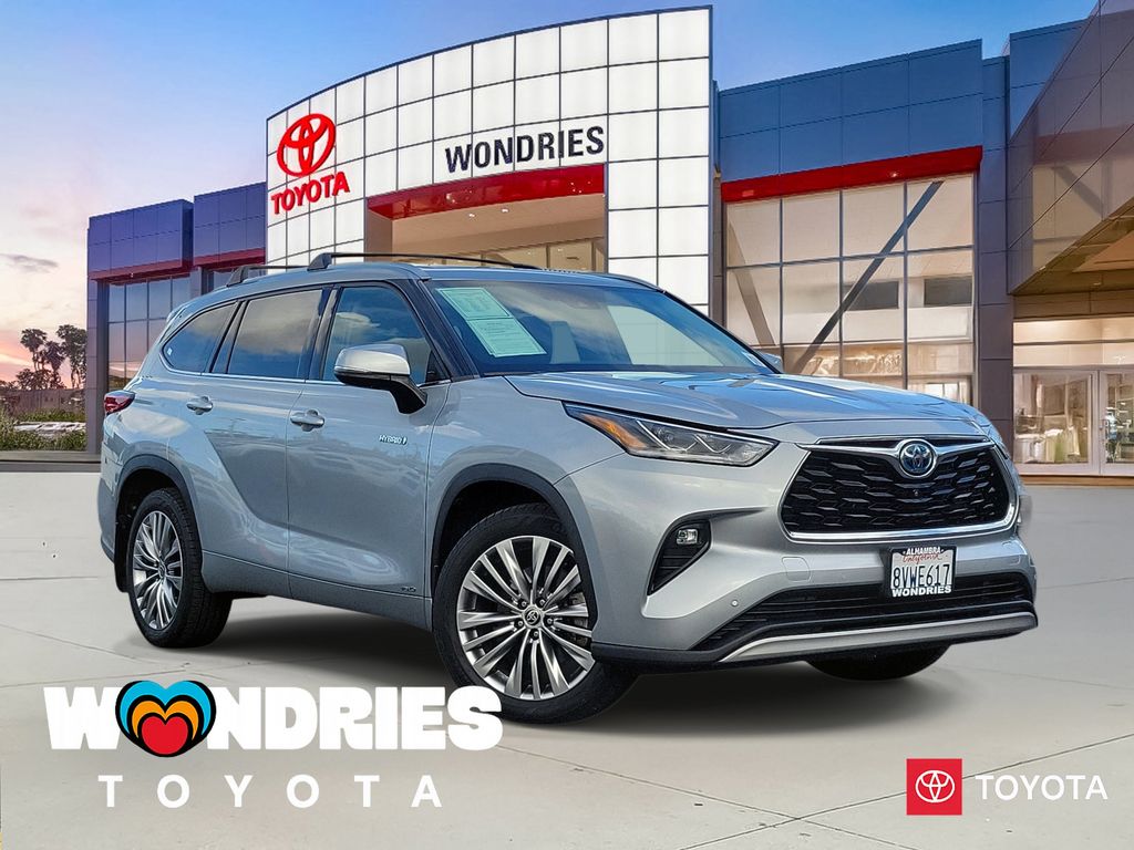 Celestial Silver Metallic 2021 Toyota Highlander Hybrid Platinum AWD SUV / Crossover All-Wheel Drive Continuously Variable Transmission