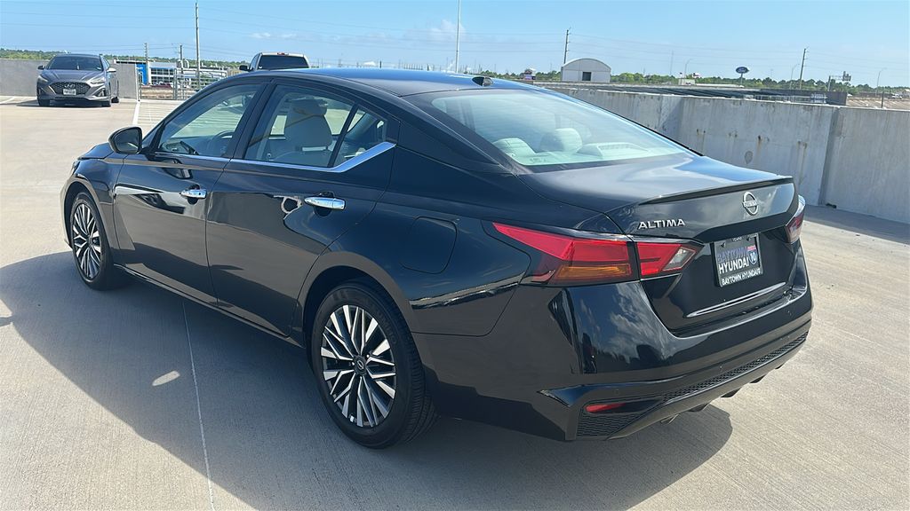 2025 Nissan Altima 2.5 SV Black at Durrett Motor Company