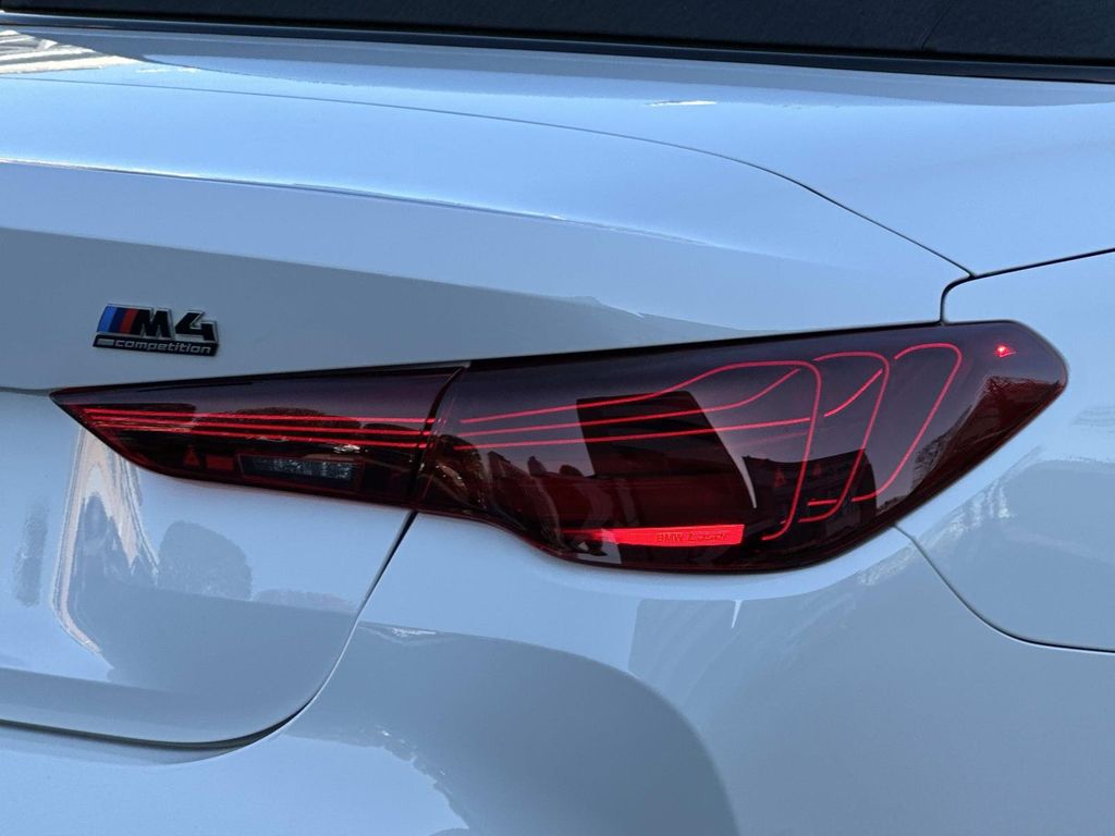 Thumbnail: 2025 BMW M4 - 12