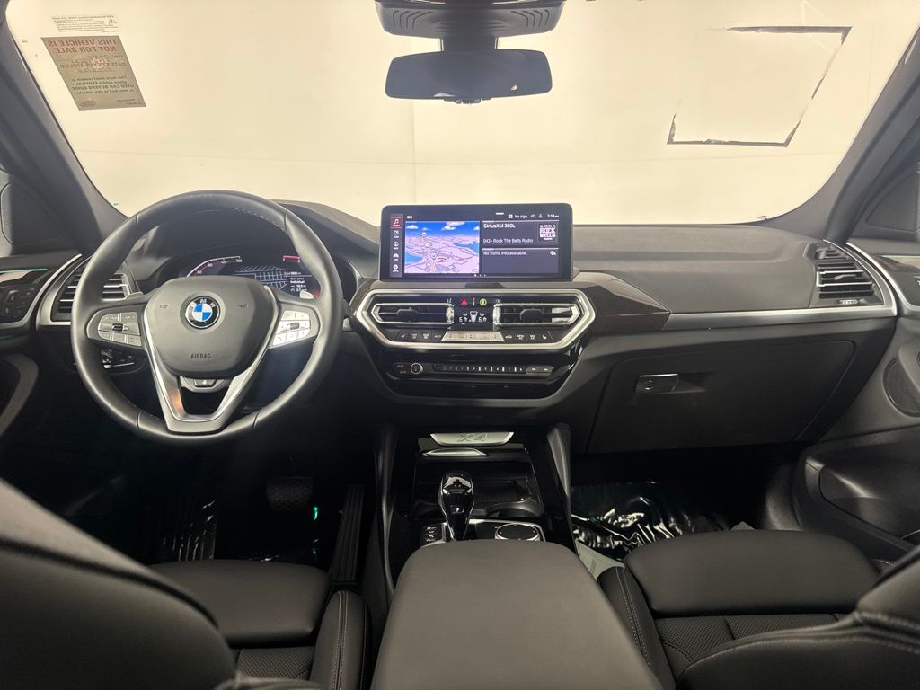 Thumbnail: 2025 BMW X4 - 14