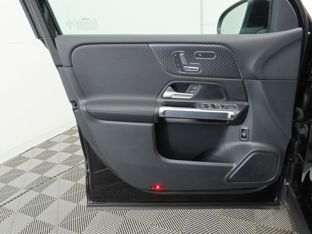 Thumbnail: 2025 Mercedes-Benz GLB - 25