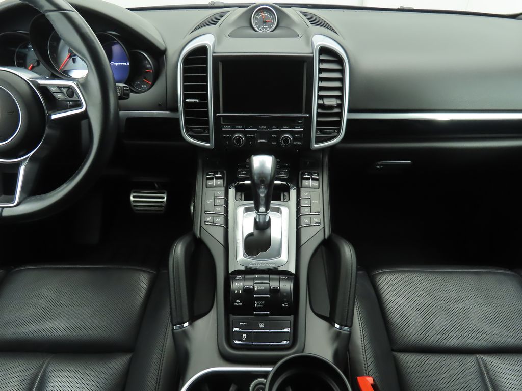 2016 Porsche Cayenne S 13