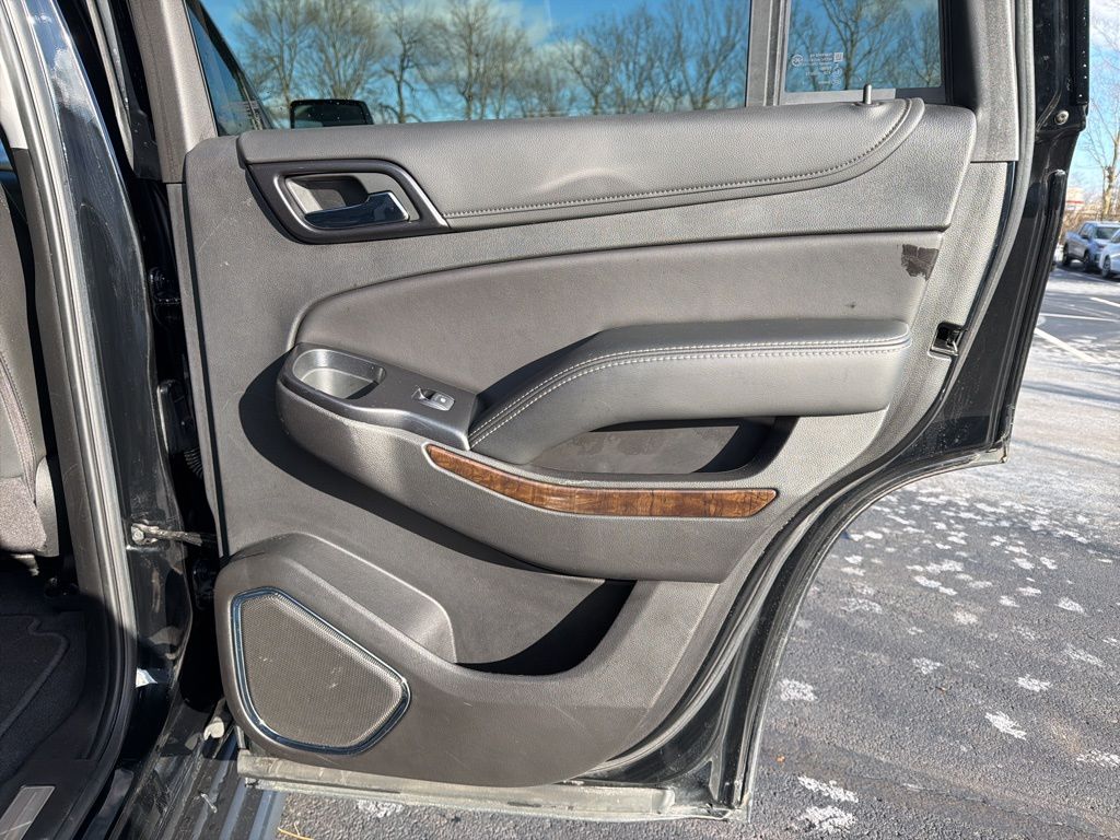 Thumbnail: 2020 Chevrolet Tahoe - 25