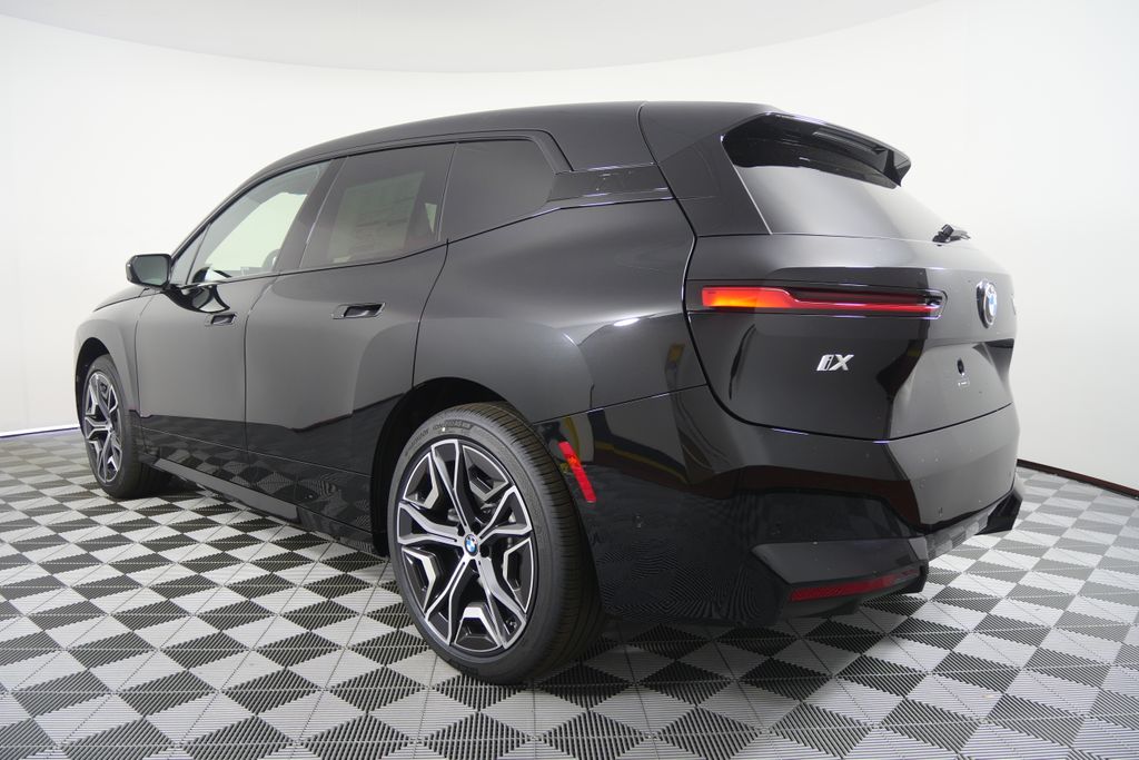 Thumbnail: 2026 BMW iX - 5