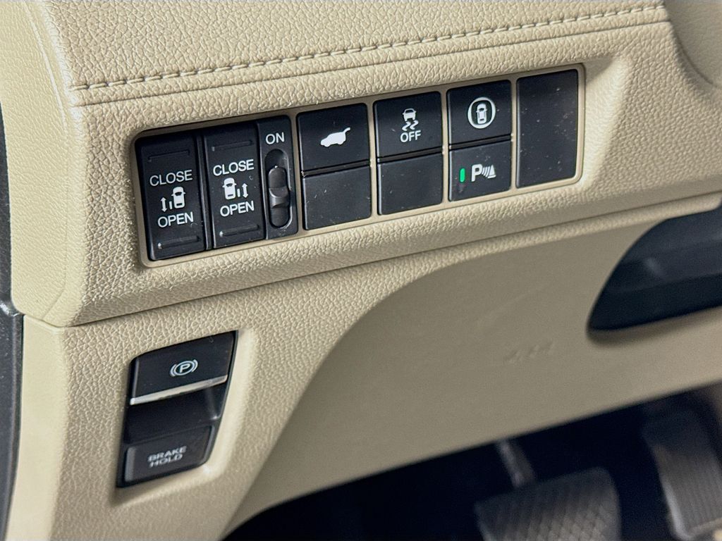 Used Car 2021 Honda Odyssey  Touring For Sale Under $30,000 In Austin, Texas