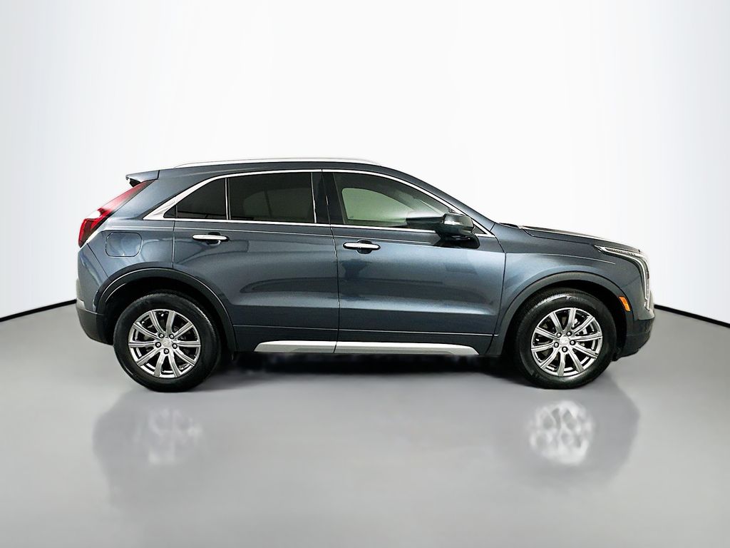 Thumbnail: 2021 Cadillac XT4 - 4