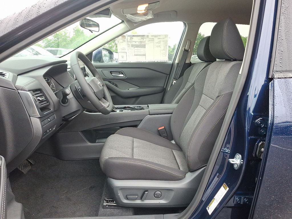 Thumbnail: 2026 Nissan Rogue - 5