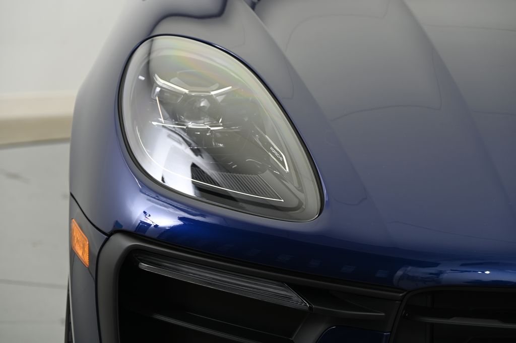 Thumbnail: 2025 Porsche Macan - 9