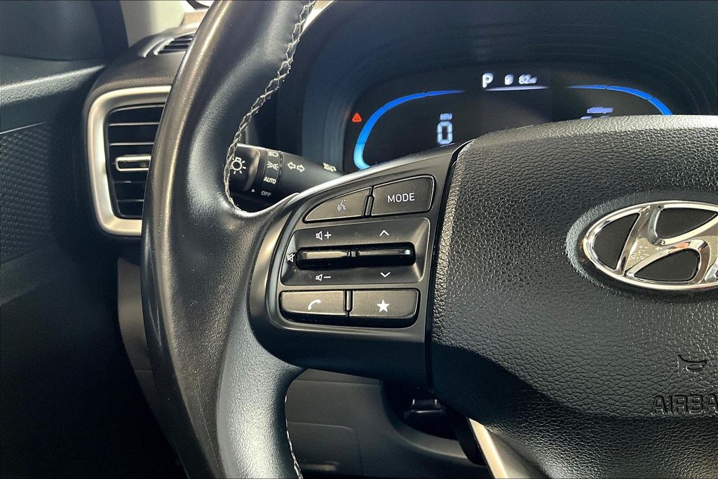 Used 2023 Black Hyundai SEL image 19