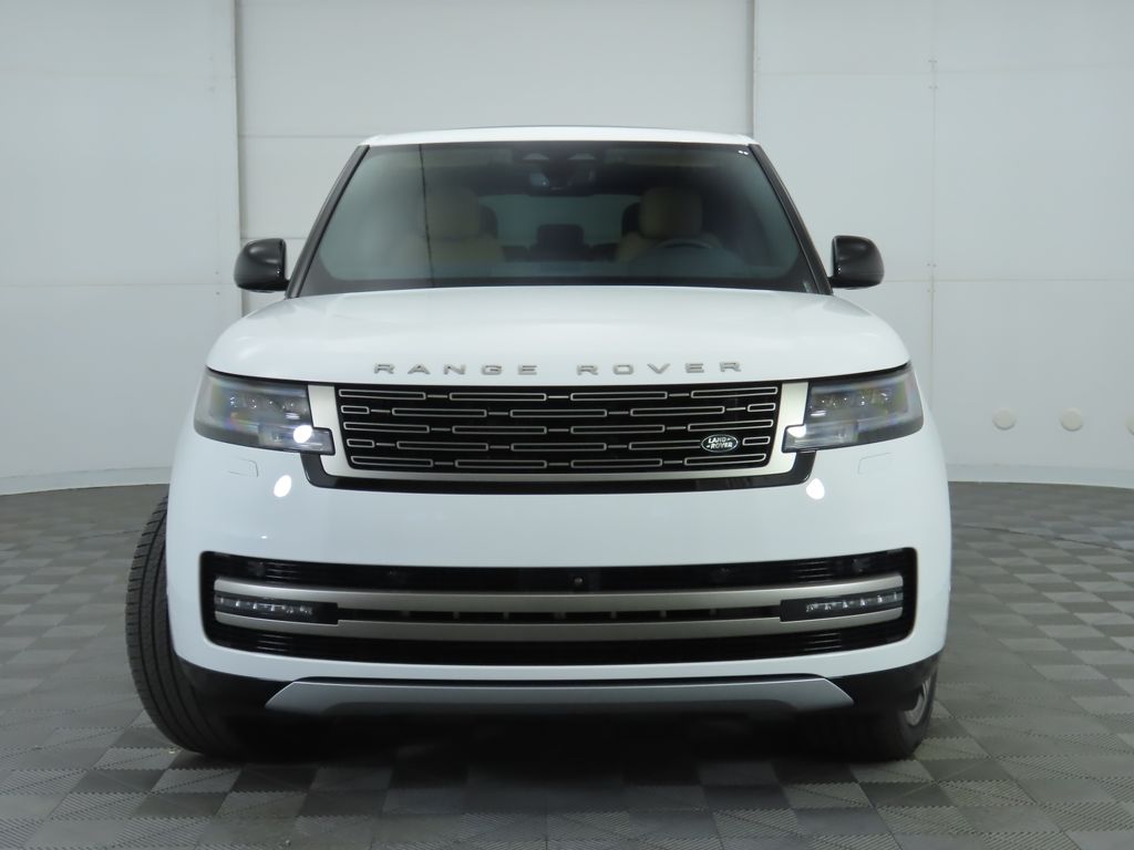 2024 Land Rover Range Rover SE 2