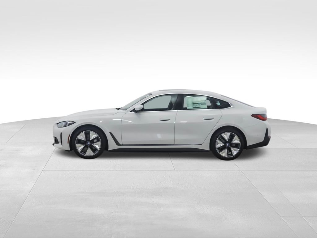 Thumbnail: 2025 BMW i4 - 3