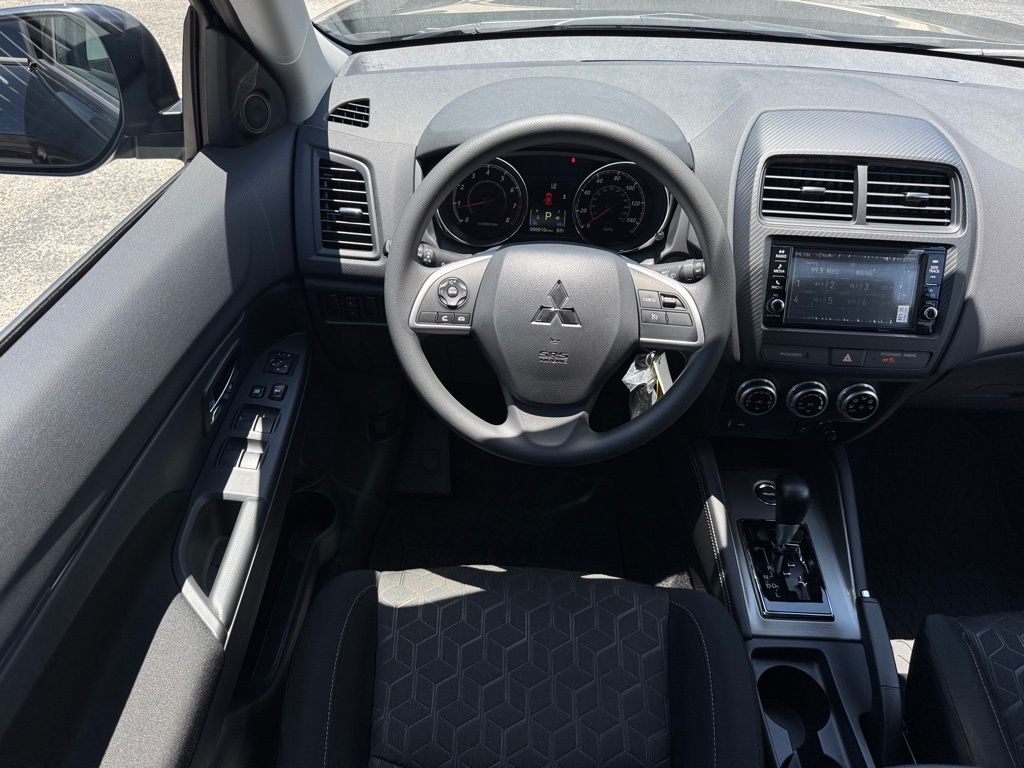 2025 Mitsubishi Outlander Sport ES photo 12