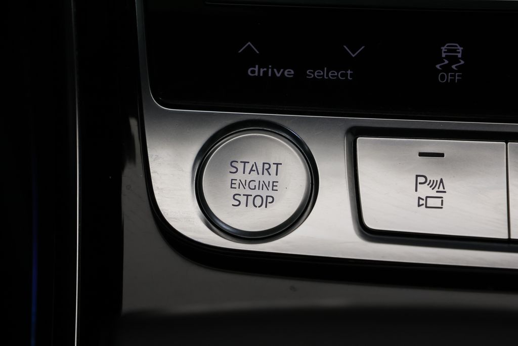 Thumbnail: 2019 Audi A8 - 27