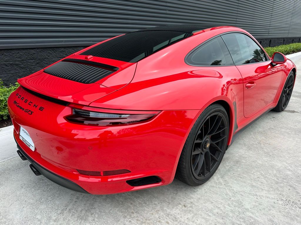 Thumbnail: 2018 Porsche 911 - 9