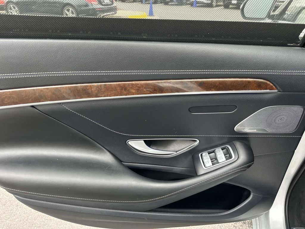 Thumbnail: 2016 Mercedes-Benz S-Class - 27