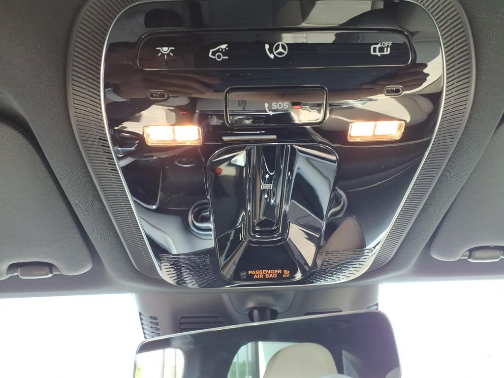 New 2027 Polar White Mercedes-Benz GLC 300 image 25