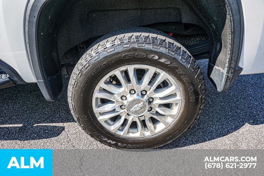 Used 2020 Beige Chevrolet High Country image 18