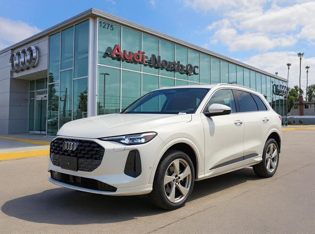 Thumbnail: 2025 Audi Q5 - 1