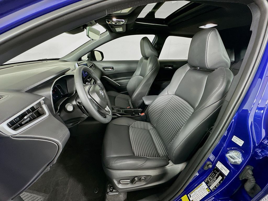 Thumbnail: 2025 Toyota Corolla Cross - 21