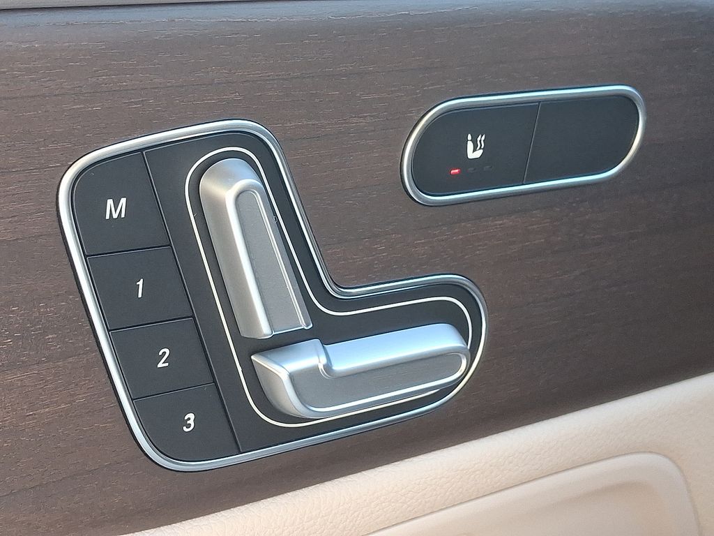 2021 Mercedes-Benz GLA 250 4MATIC 25