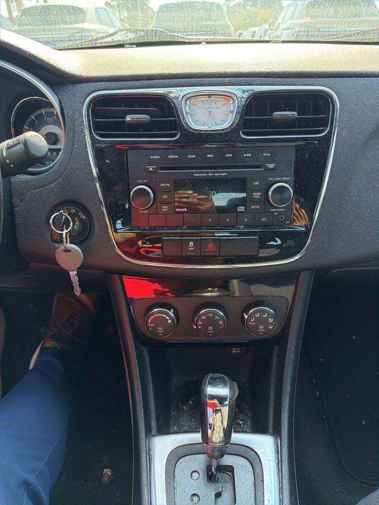 2012 Chrysler 200 Touring