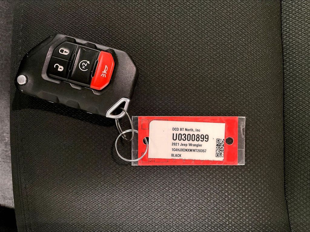 2021 Jeep Wrangler — photo 31