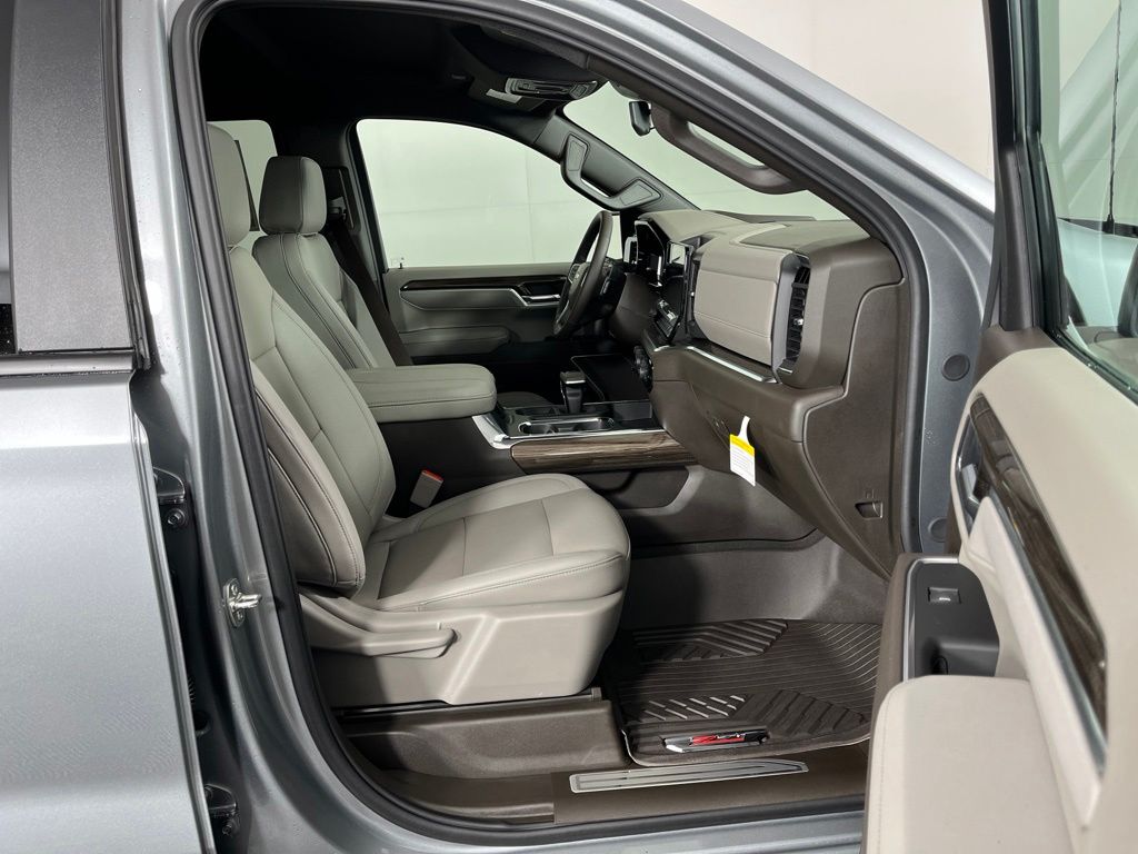 Thumbnail: 2026 Chevrolet Silverado 1500 - 8