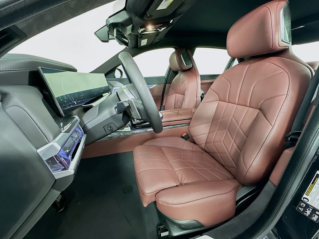 Thumbnail: 2025 BMW 7 Series - 16