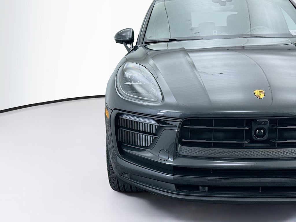 Thumbnail: 2025 Porsche Macan - 12