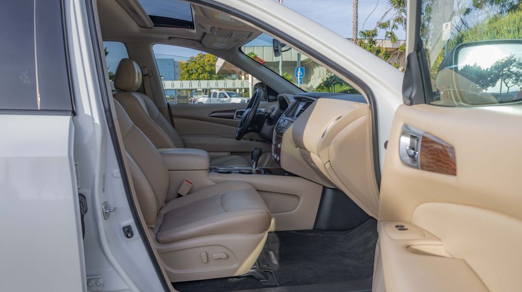 Used 2020 Nissan Pathfinder Platinum 4D Sport Utility