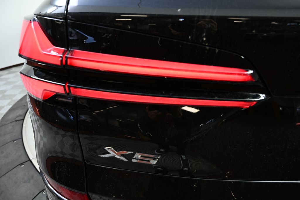 Thumbnail: 2026 BMW X5 - 11