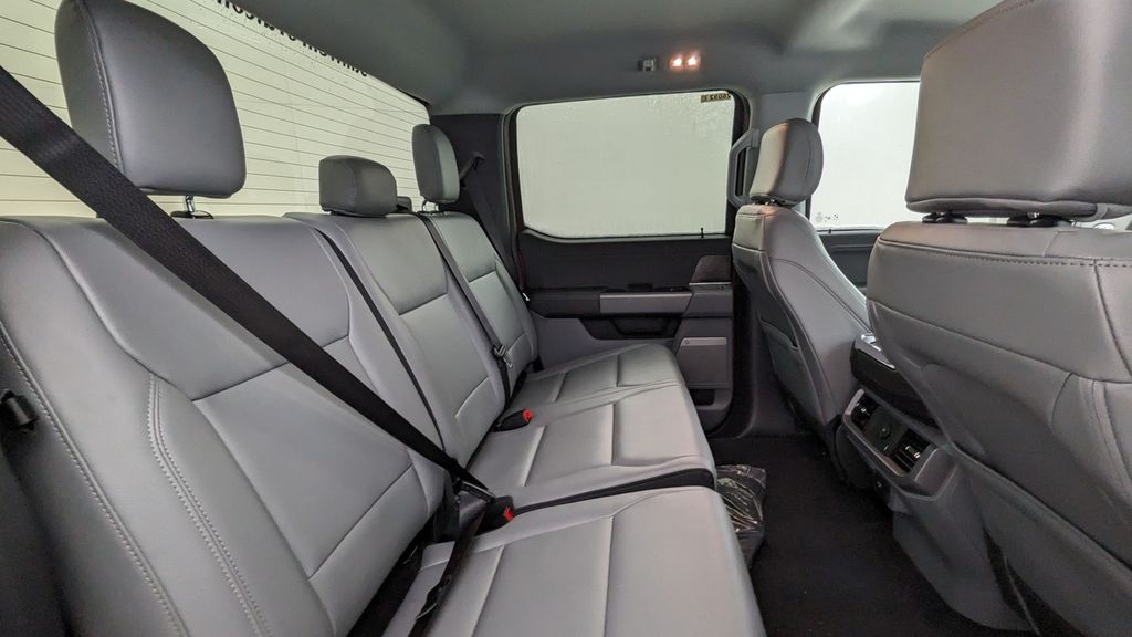2025 Ford F-150 Lightning Flash - Photo 86