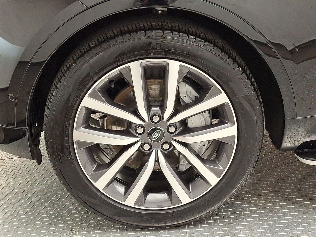 2024 Land Rover Discovery Dynamic SE 8