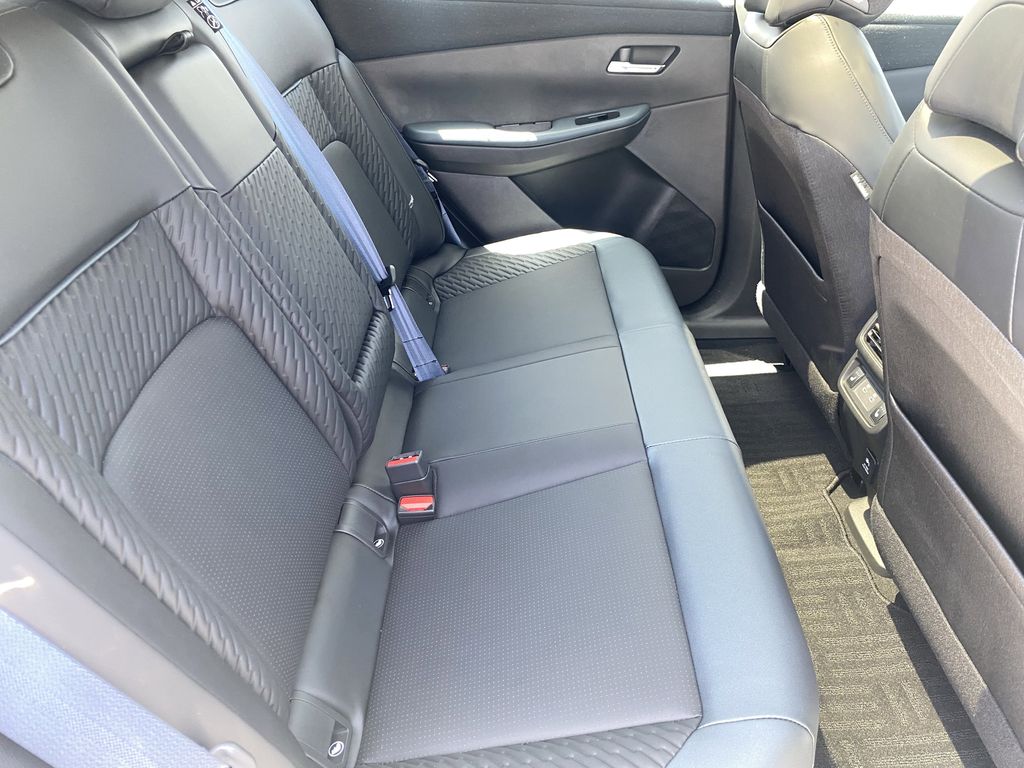 2026 Nissan LEAF Platinum+ - Photo 11