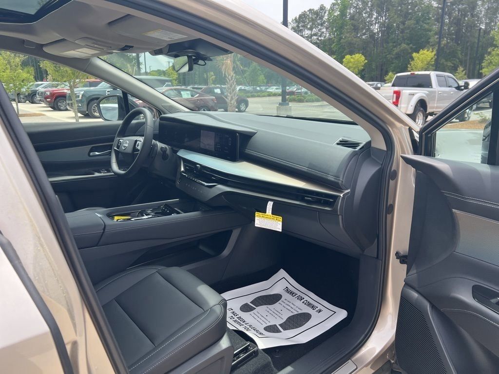 2025 Champagne Silver Metallic Nissan Murano SL AWD SUV