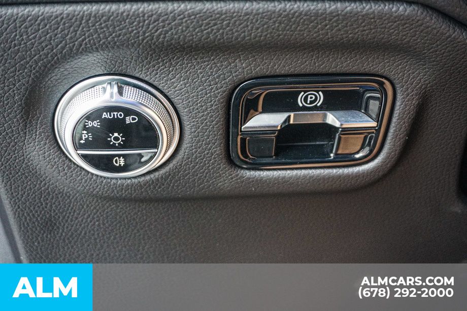 Used 2023 Black Mercedes-Benz 450 image 46