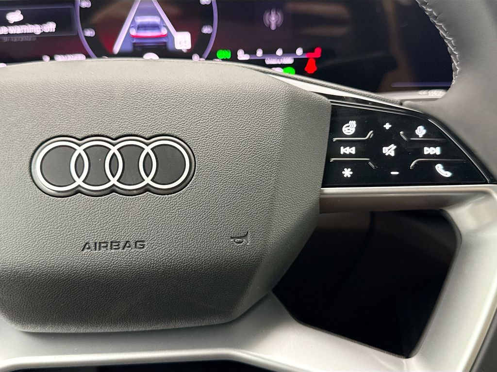 Thumbnail: 2025 Audi Q5 - 12