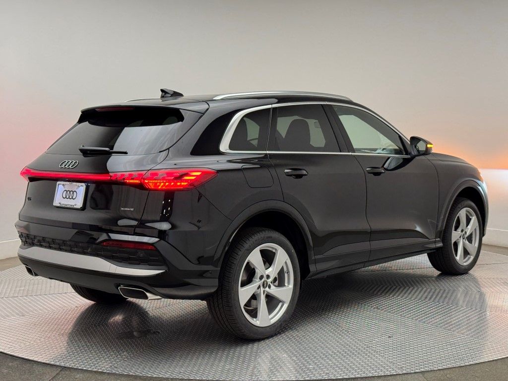 2025 Audi Q5 Premium 9