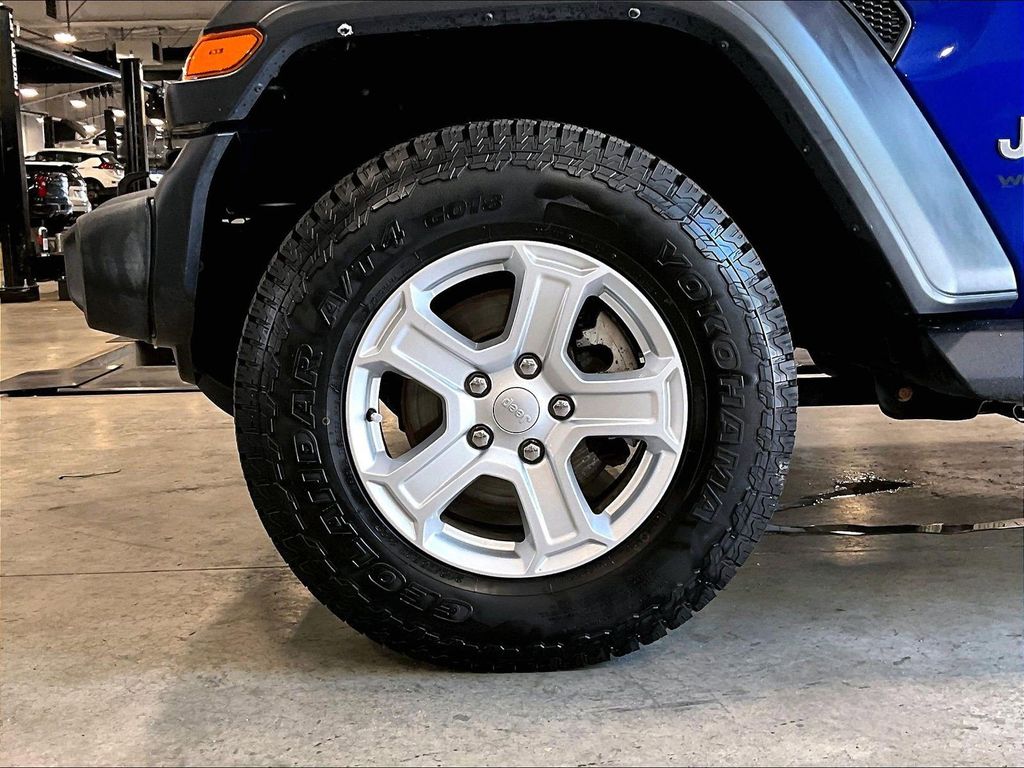 2019 Jeep Wrangler — photo 7