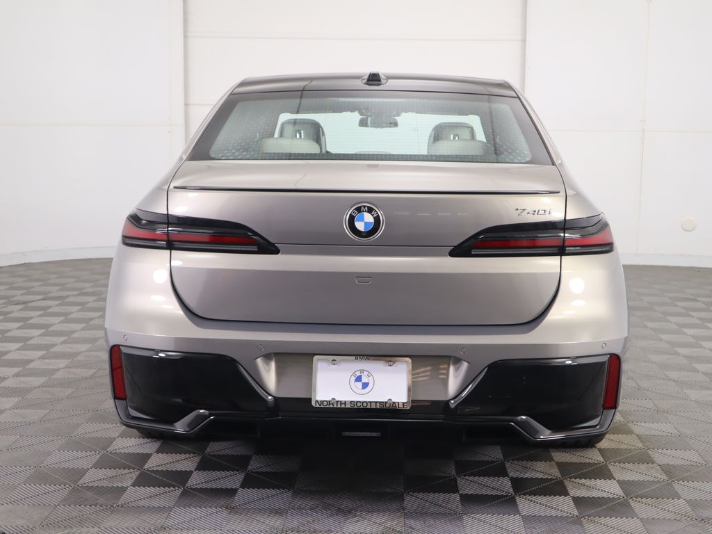 Thumbnail: 2025 BMW 7 Series - 6