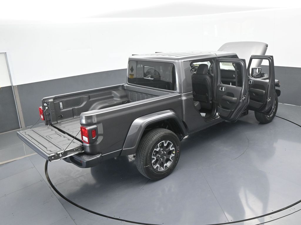 New 2026 Granite Crystal Metallic Clearcoat Jeep Sahara image 63