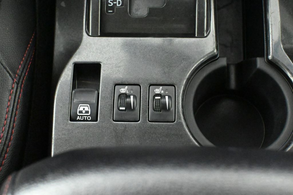 Thumbnail: 2016 Toyota 4Runner - 25