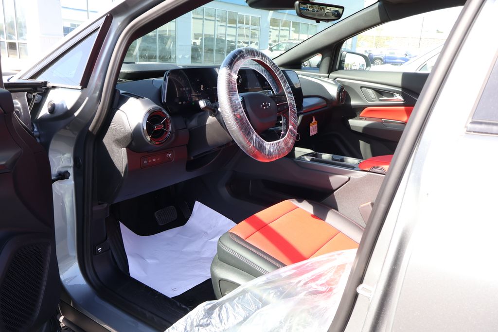 2025 Chevrolet Equinox RS 12