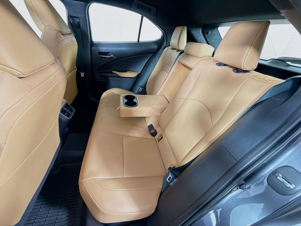 Thumbnail: 2023 Lexus UX - 25