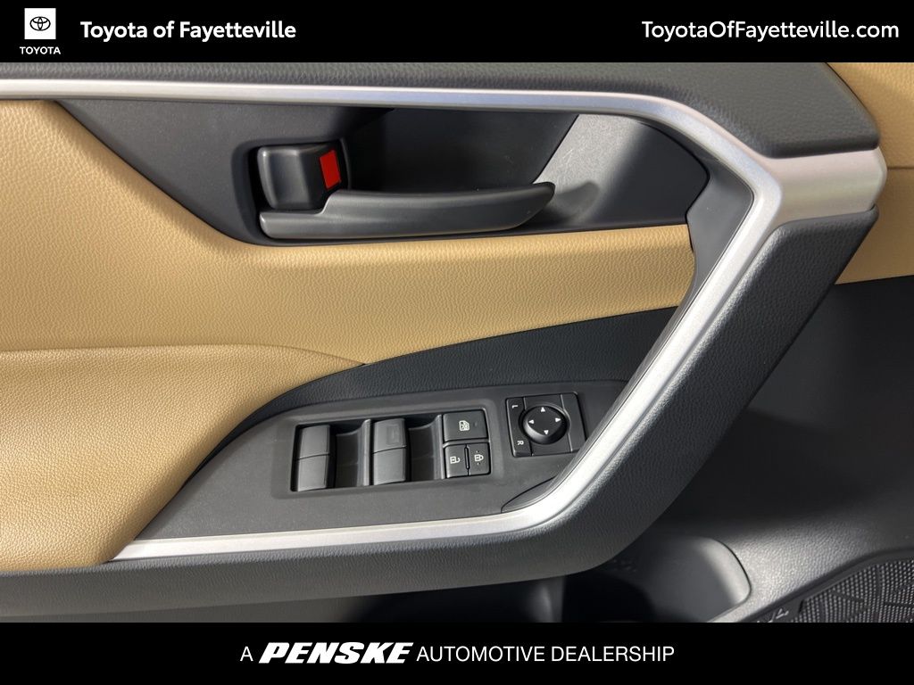 Thumbnail: 2025 Toyota RAV4 - 25